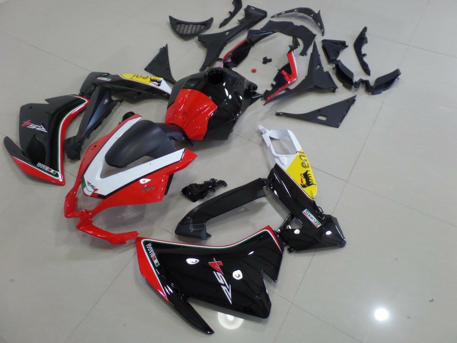 Carburadores adequados para RS4 50 125 2011-2014 Vermelho e Preto 615