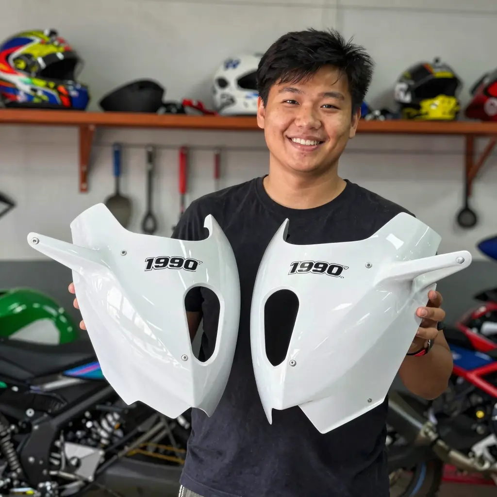 Customer with Kawasaki ZX600E Fairings